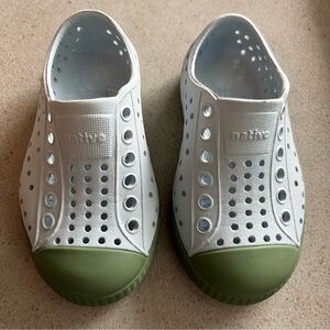NATIVE TODDLER BOYS JEFFERSON SLIP ON RUBBER SNEAKER SHOES SZ. C6 ACTIVE CASUAL